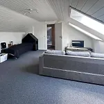 4 Bedroom Cozy In Ferienhaus Farsund
