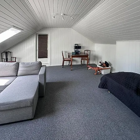 4 Bedroom Cozy In Semesterbostad *