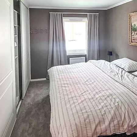 別荘 4 Bedroom Cozy In *