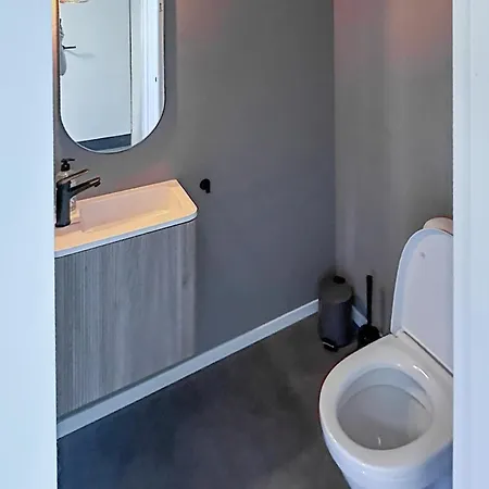 4 Bedroom Cozy In
