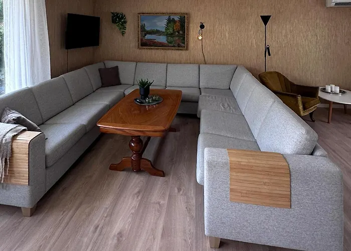 4 Bedroom Cozy In Semesterbostad Farsund