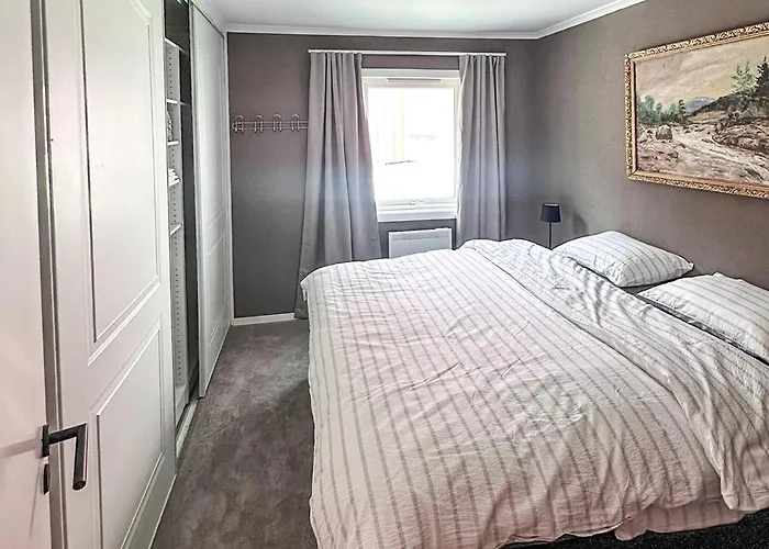 Semesterbostad 4 Bedroom Cozy In *