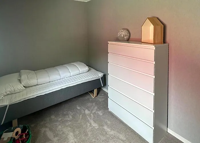 Semesterbostad 4 Bedroom Cozy In *